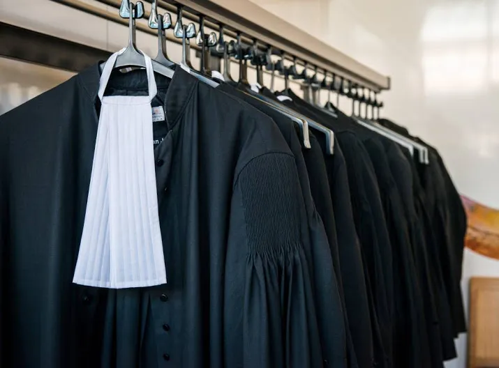 minuut stilte voor overleden advocaat