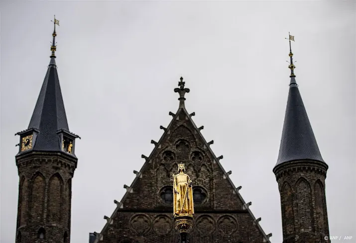 mob naar rechter om verbouwing binnenhof stil te leggen