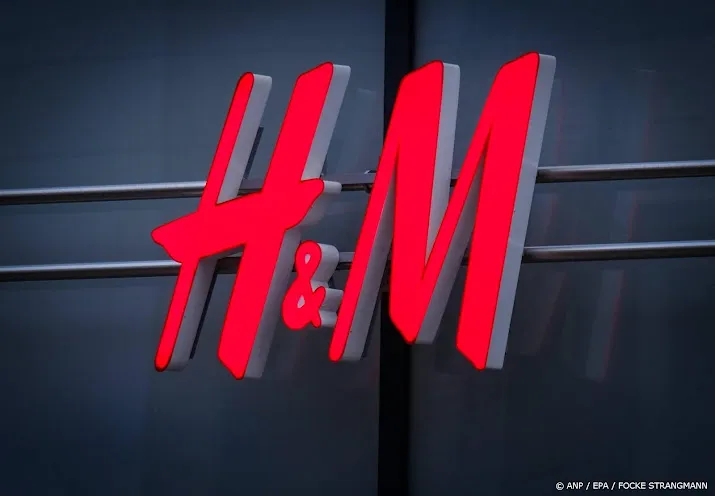 modeketen hm stelt nieuwe topman aan voert winst op