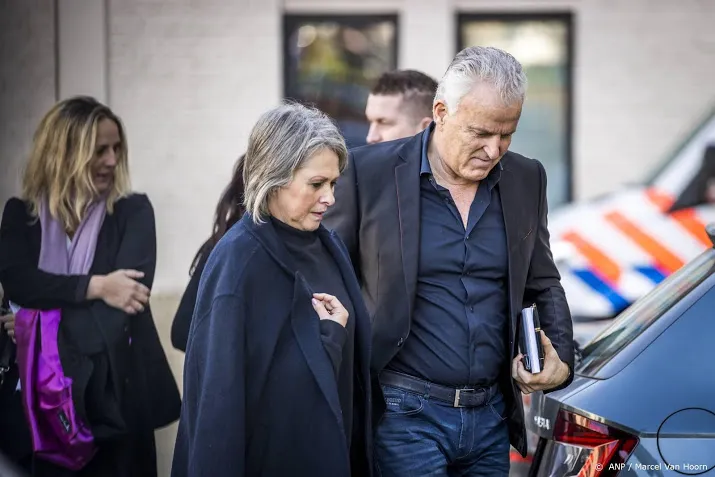 moeder nicky verstappen houdt hoop peter r is sterk
