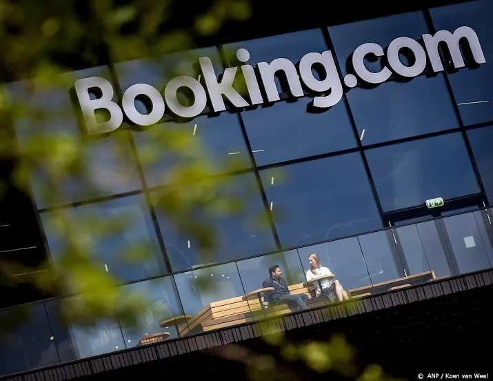 moederbedrijf booking com boekt recordwinst