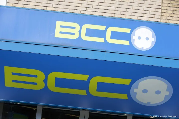 moederbedrijf laat blokker en bcc samenwerken