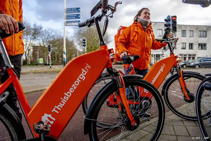 moederbedrijf thuisbezorgd nl herstelt iets op damrak na koersval