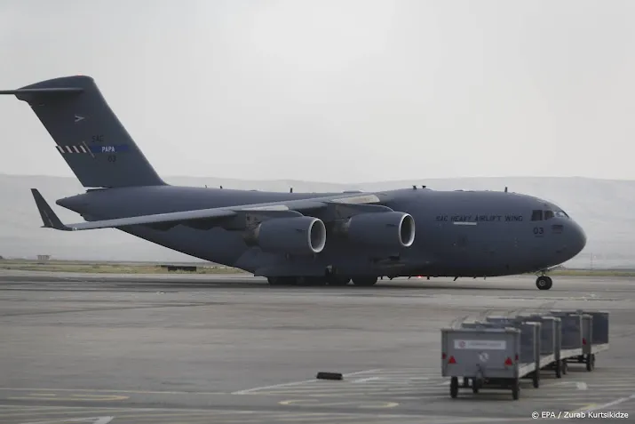 mogelijk 19 mensen met evacuatievlucht uit kabul naar nederland
