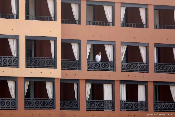 mogelijk nederlanders vast in hotels abu dhabi om coronavirus