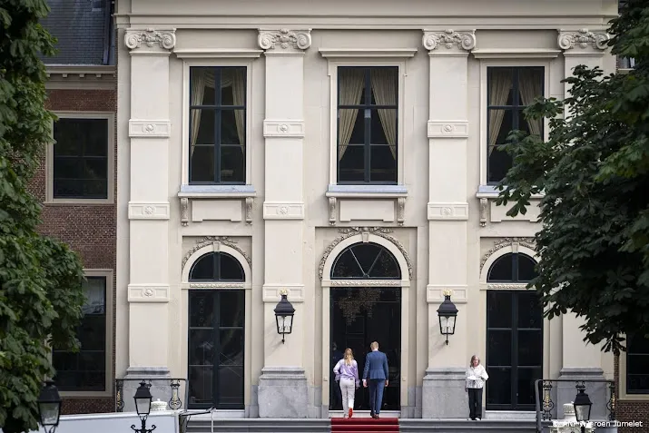 mogelijk regen tijdens bordesscene nieuwe kabinet