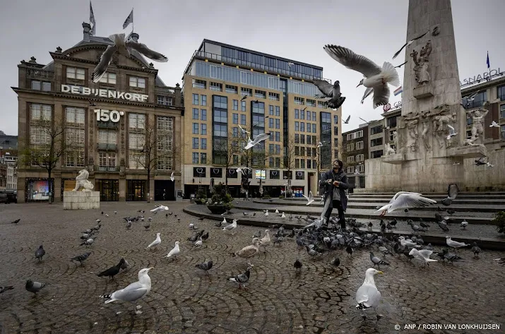 mogelijk tienduizenden anti coronademonstranten op de dam