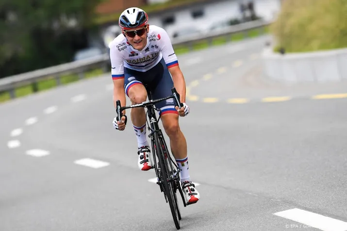 mohoric verlaat vuelta met breuk in schouder