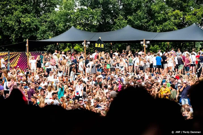 mojo houdt ondanks boze media vast aan fee voor lowlands pers