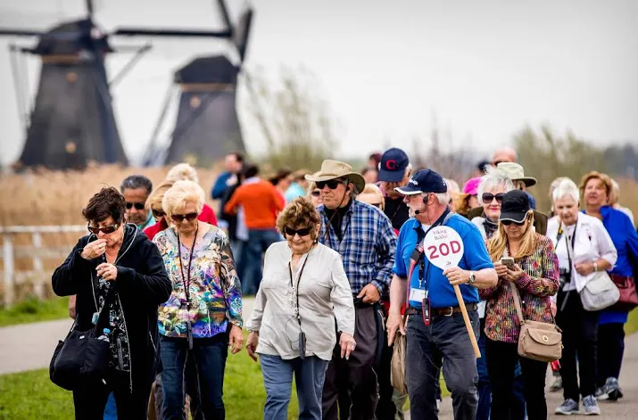 molenbewoners zuchten onder massatoerisme