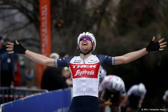 mollema ontspannen op jacht naar dagsucces in giro