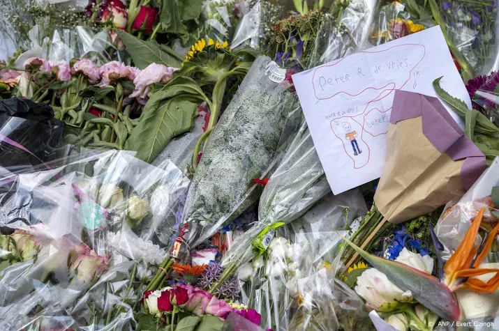 moment van bezinning in amsterdamse kerk na aanslag de vries