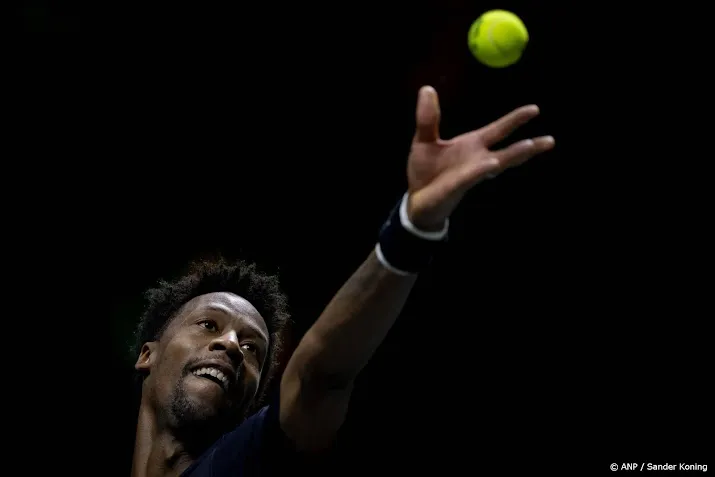 monfils zag boze van de zandschulp bij bizar moment in doha