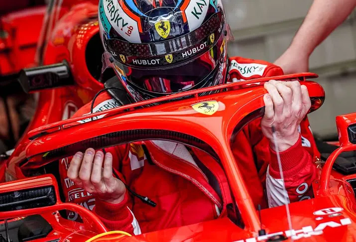 monteur ferrari breekt been bij pitstop