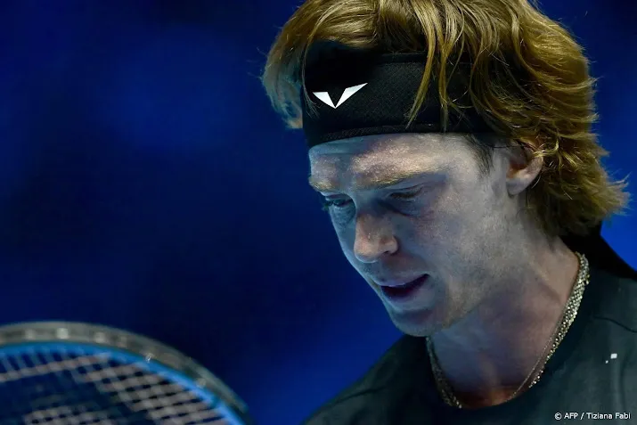 mopperende roeblev ook tegen zverev onderuit bij atp finals