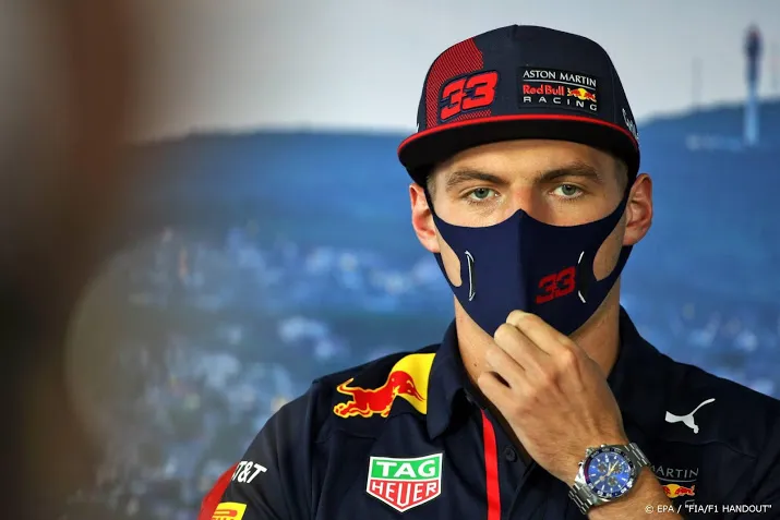 mopperende verstappen achtste in training hongarije