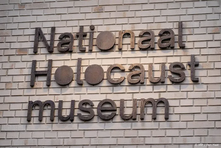 moskeeen over opening holocaustmuseum geef herzog andere rol