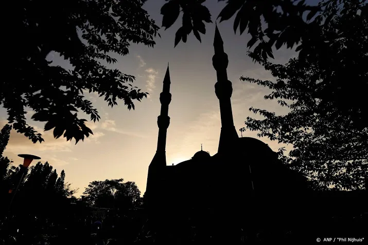 moslims vieren offerfeest maar door corona is alles anders