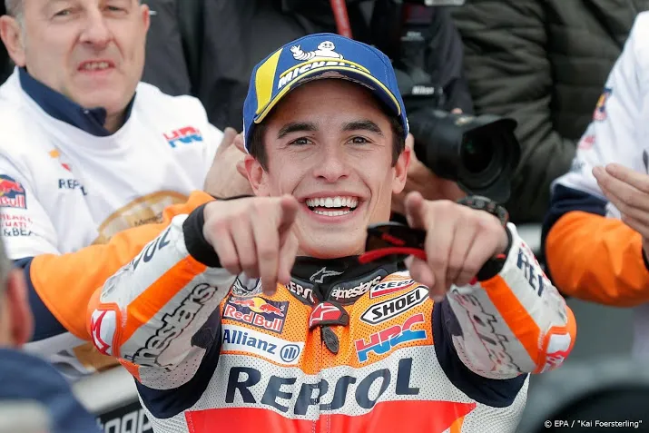 motogp kampioen marquez vreest druk op broer