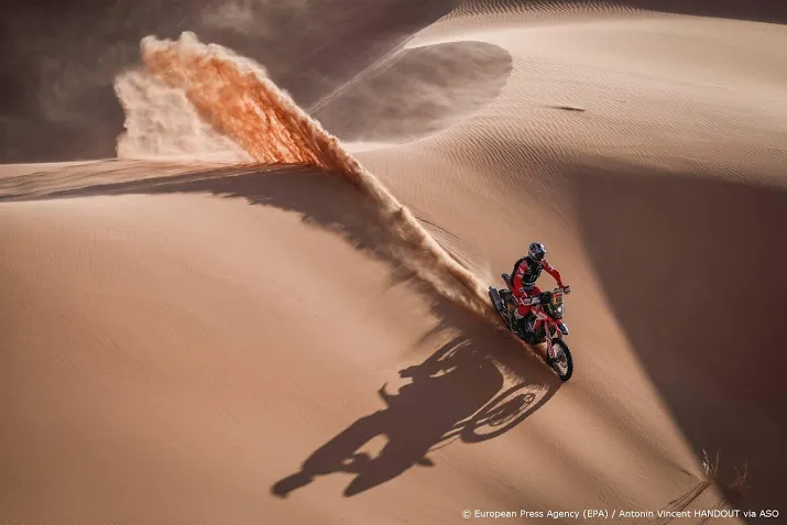 motorcoureur barreda bort zegeviert in vierde rit dakar rally