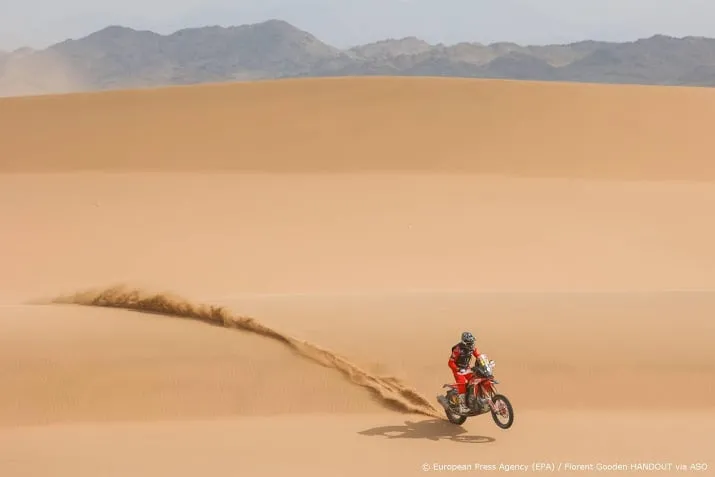 motorcoureur benavides pakte eindzege in dakar
