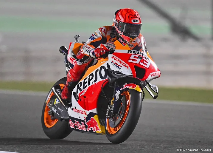 motorcoureur marquez ziet opnieuw dubbel na crash