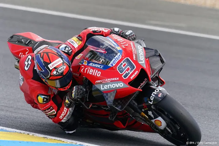 motorcoureur petrucci wint op nat le mans in motogp