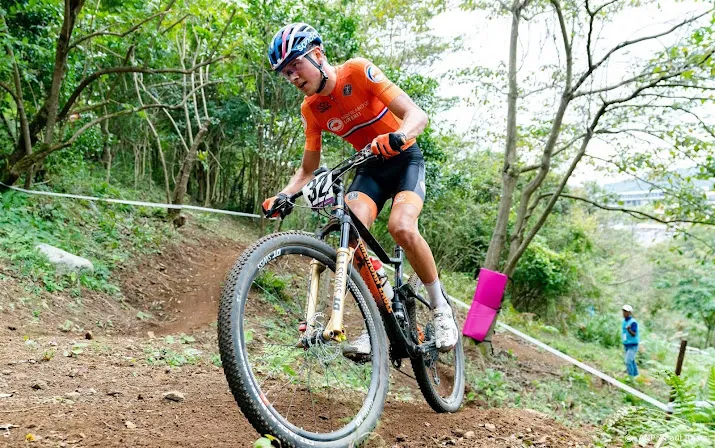 mountainbiker nordemann zet punt achter carriere