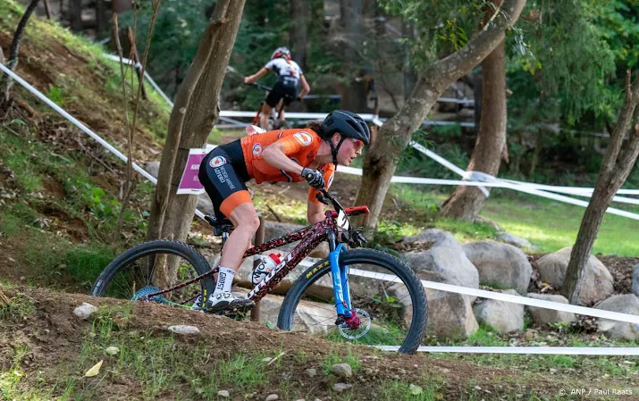 mountainbikers moeten door na desastreus wk