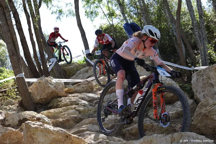 mountainbikester pieterse derde bij slotmanche wereldbeker