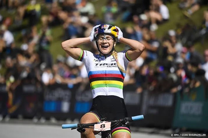 mountainbikester richards wint nu ook in wereldbeker