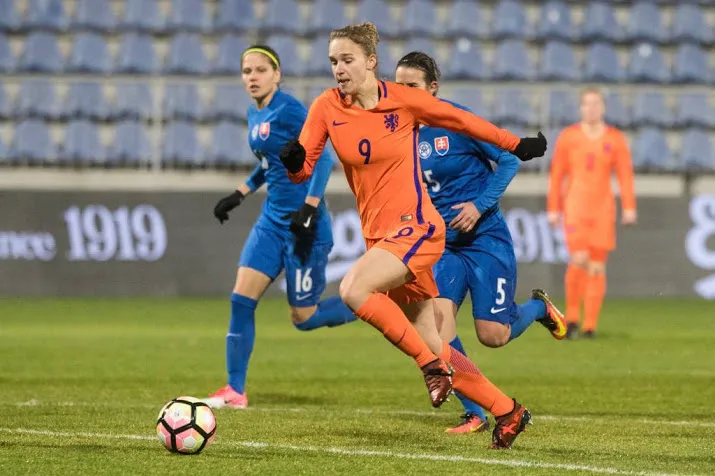 mueller klaagt nederlandse advocaat aan
