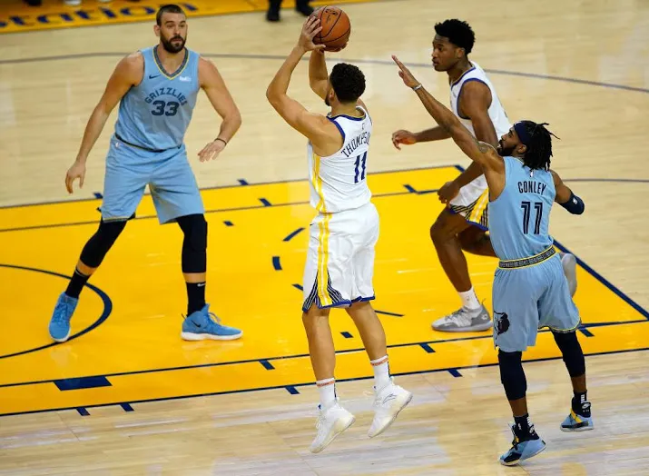 murray blinkt uit bij nuggets