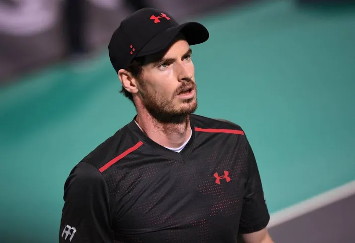 murray na operatie nog half jaar niet actief