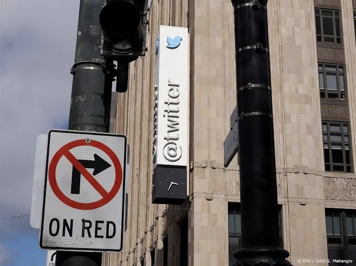 musk stelt dat twitter nog maar 20 miljard dollar waard is