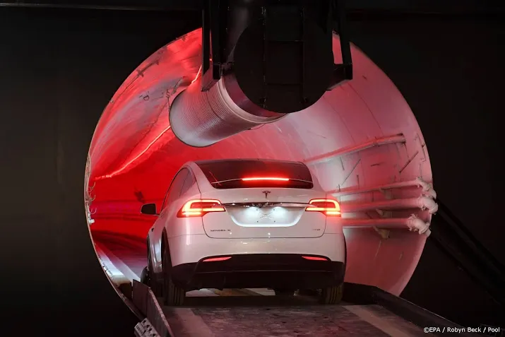 musks boring company opent eerste tunnel