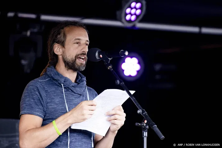 muziek tijdens protestactie viruswaarheid niet toegestaan