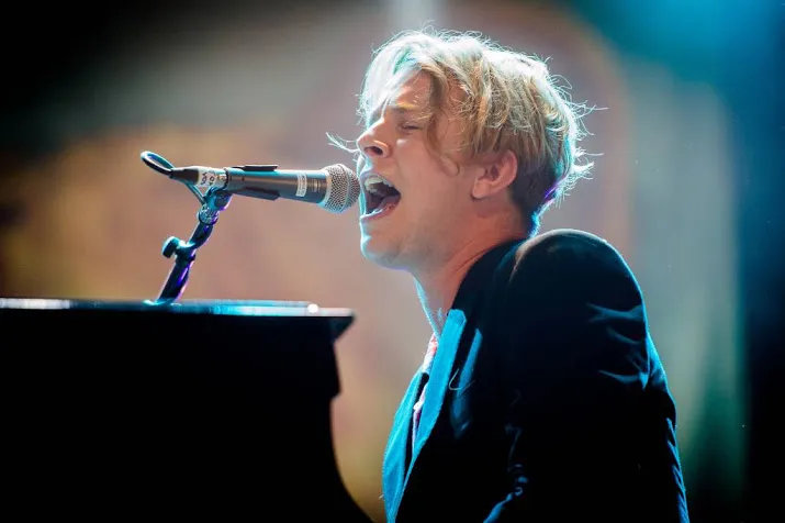 n e r d en tom odell ook op lowlands