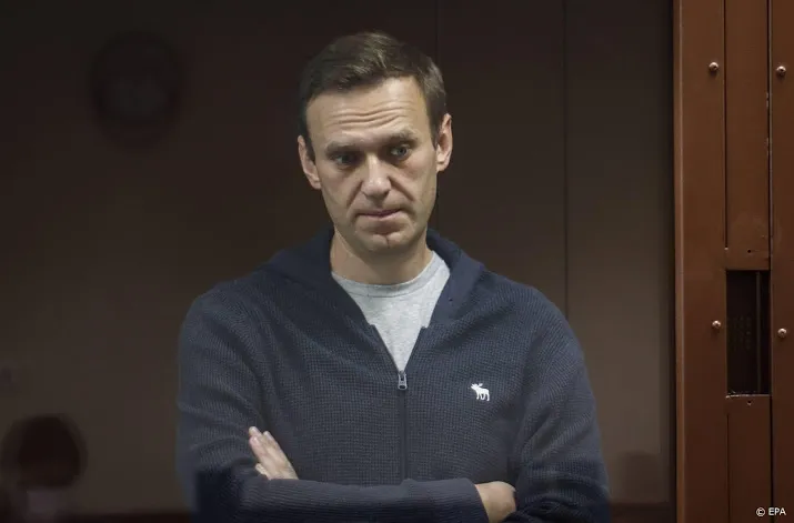 na bedrieger spreekt kamer met echte medewerker van navalni
