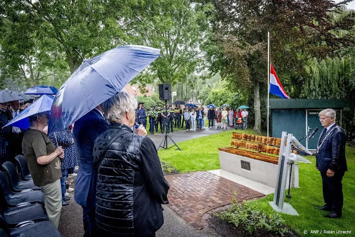 nabestaanden vrachtwagendrama staan stil bij gitzwarte dag