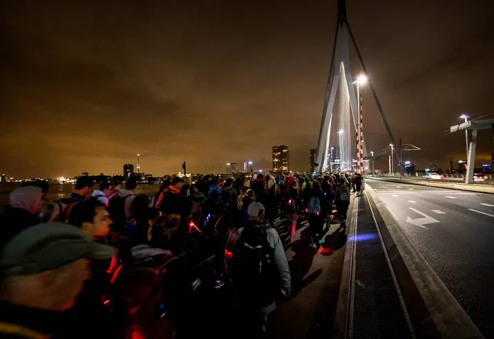 nacht van de vluchteling live op televisie