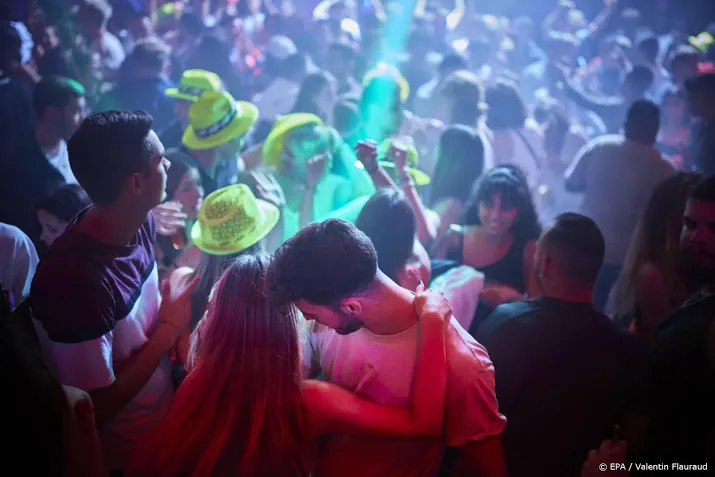 nachtclubs hopen dat experts goed nadenken over sluiting