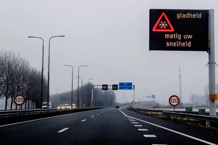 nachtelijke gladheid door ijzel en sneeuw