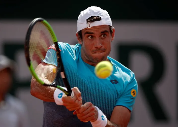 nadal simpel in drie sets door