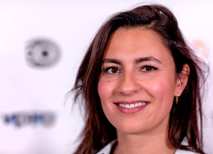 nadia moussaid vervangt jinek met laat op een