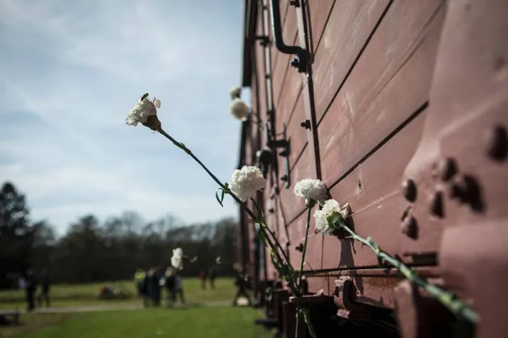 namen gedeporteerden op installatie westerbork