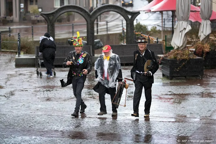 nat en onstuimig carnavalsweekend voorspeld