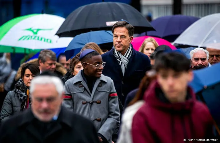 nationale holocaust herdenking in amsterdam begonnen