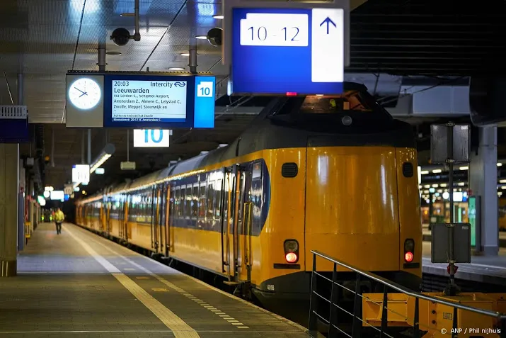 nauwelijks aanpassingen dienstregeling ov door avondklok