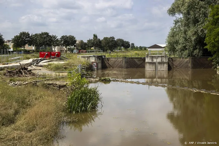 naweeen hoogwater gevaar voor botulisme in de roer